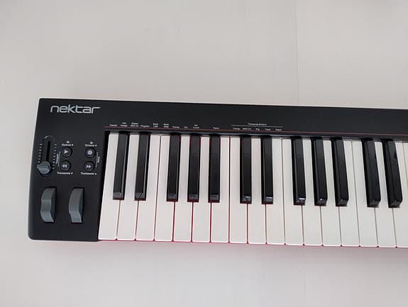 Nektar SE61 MIDI keyboard 61 tangenter sort/hvid