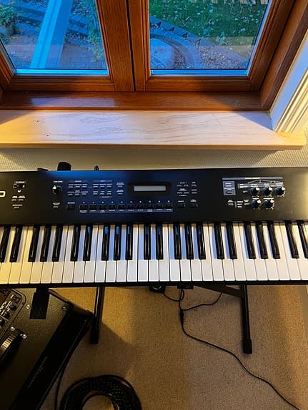 Roland Juno D Synth