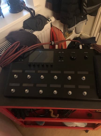 Line 6 Helix guitar multieffekt pedalboard sort