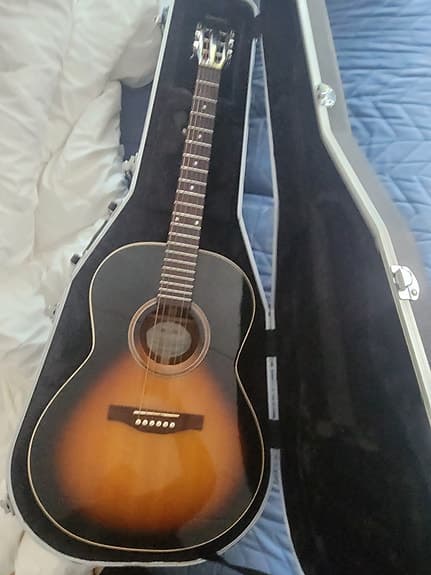 Simon & Patrick guitar