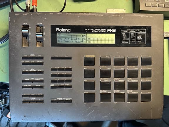 Trommemaskine Roland R-8 Human Rhythm Composer