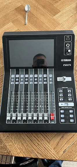 Yamaha DM3 digital mixer