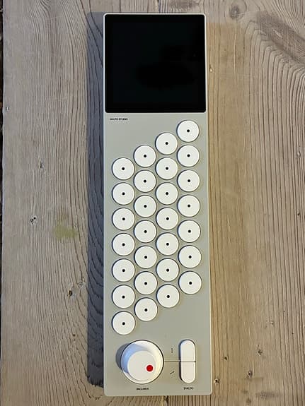 AKT-0.1 by Akuto Studio - chord machine