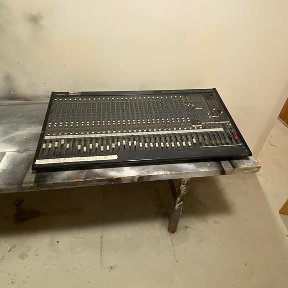 Yamaha GA32/12 – 32-kanals analog mixer