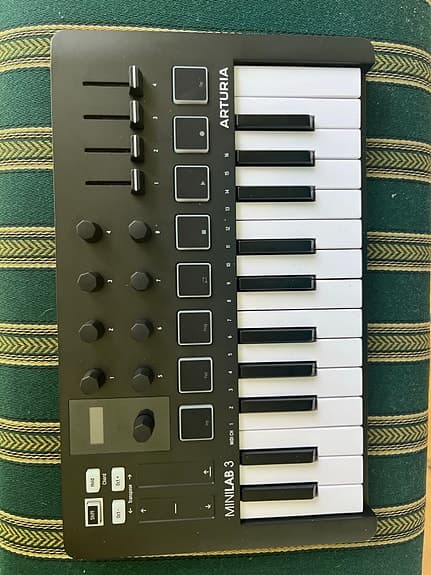 Arturia KeyLab 32 mk III MIDI keyboard controller sort