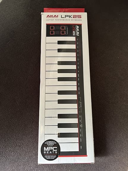 AKAI LPK25 midi keyboard