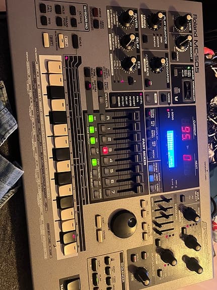 Roland MC-505 Groovebox