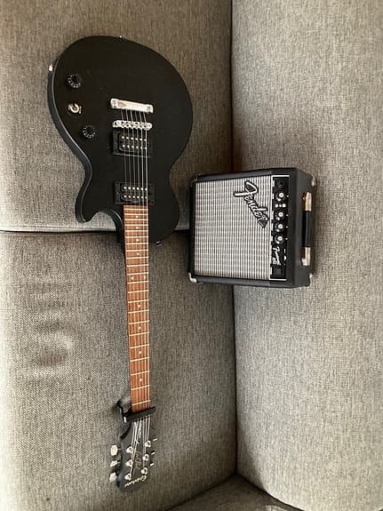 Epiphone "Les Paul", special Vintage Edition + Fender G10 forstærker