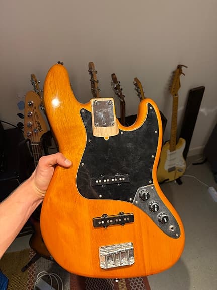Squier jazz bass loaded krop