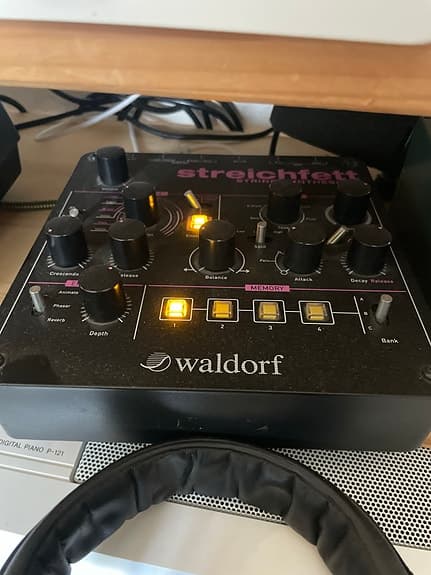 Waldorf Streichfett synthesizer desktop module