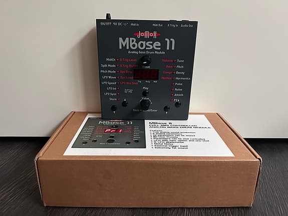 Jomox MBase 11 analog bass drum module