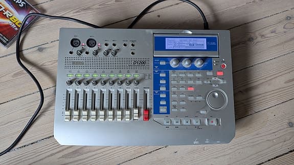 KORG D1200 digital multitrack recorder + KA210 power supply