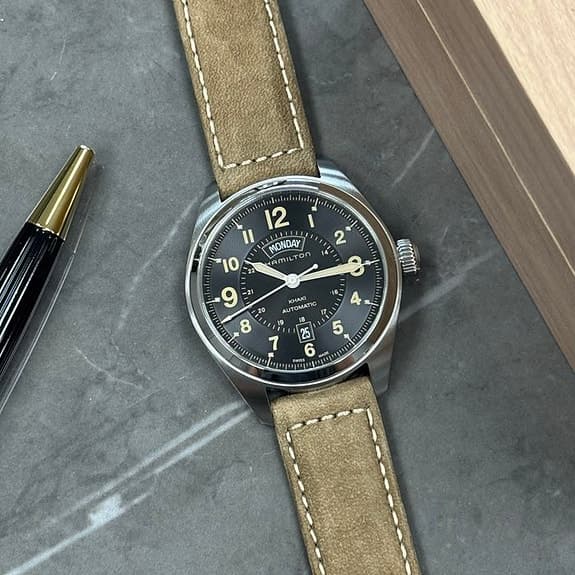Hamilton - KHAKI FIELD DAY DATE AUTO - H70505833 - Mænd - 2025+