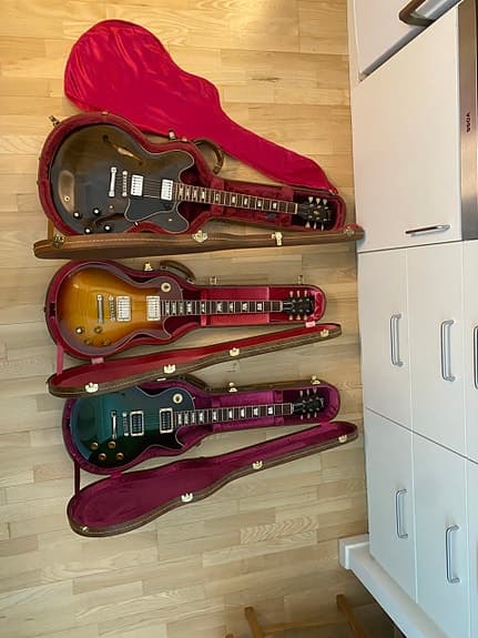 Gibson ES 335 , Les Paul Murphy Lab .