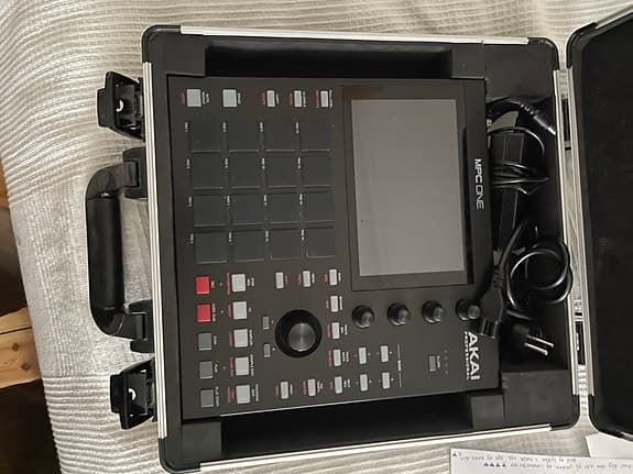 Akai MPC One sampler / groovebox med pads