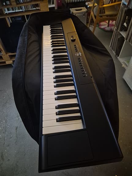 61 rangenter SDP-1 stage piano sort velholdt