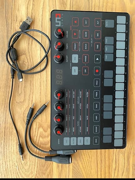 ik multimedia unosynth