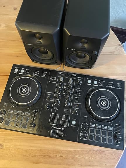 Pioneer DJ controller DDJ-400