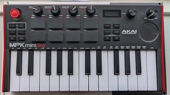 AKAI Professional MPK mini Play MK3