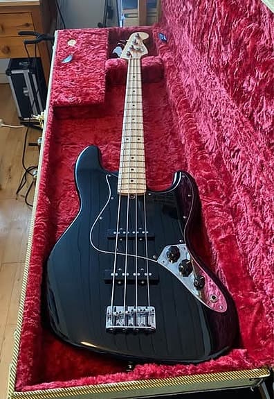 Fender (USA) AM Jazz Bass