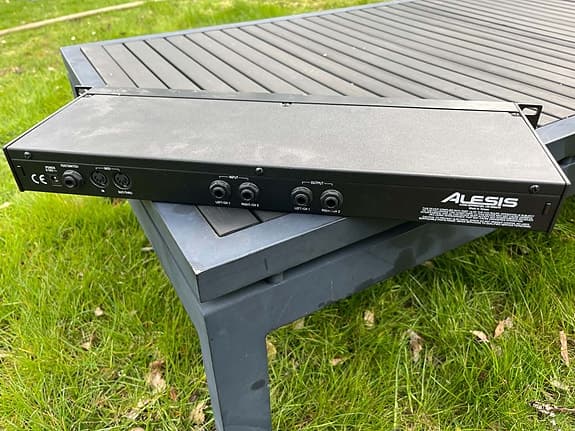 Alesis Midiverb 4 – Professionel 19" Multieffekt-processor