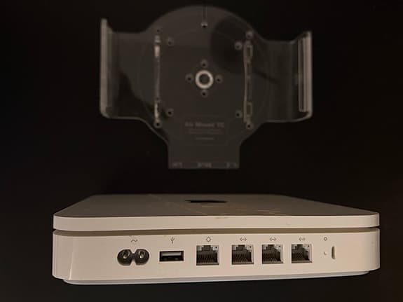 Apple AirPort Time Capsule 2 TB med vægbeslag – nr. 15