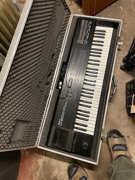 Roland D-20 synthesizer keyboard