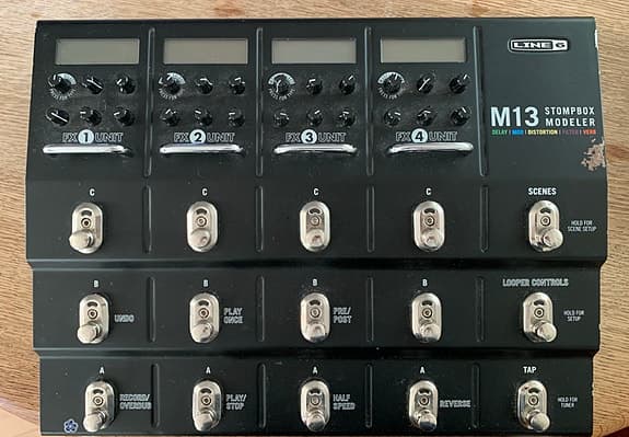 Line 6 M13 guitar multieffekt pedalboard