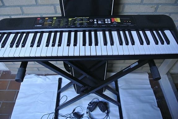 Yamaha - PSR-F52 - - Keyboard-synthesizer - 2015 (Ingen mindstepris)