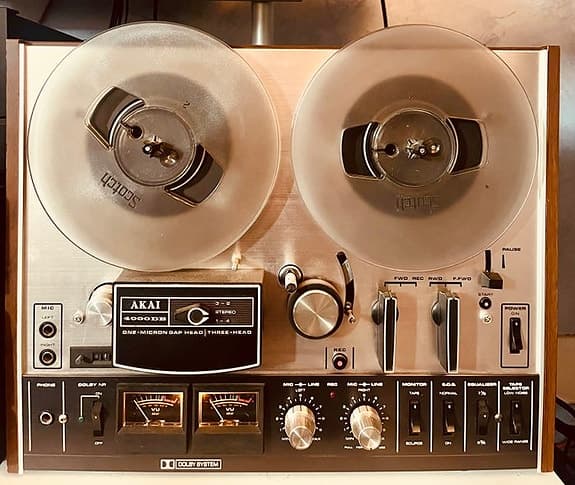 Akai - 4000DB 4-spor 2-kanal Reel to reel spolebånd 18 cm