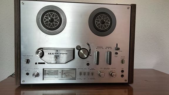 Akai - 4000D / 4-spor, 2-kanals stereo Reel to reel spolebånd 18 cm