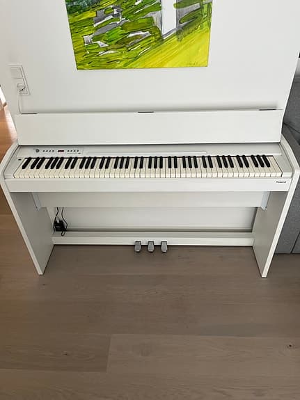 Roland F-120 digital piano hvid