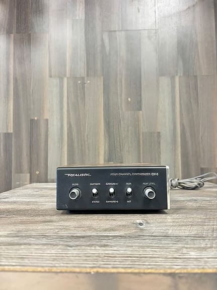 Realistic - QV-3 - 4-kanals-synthesizer / Ambience-synthesizer Lydkomponent