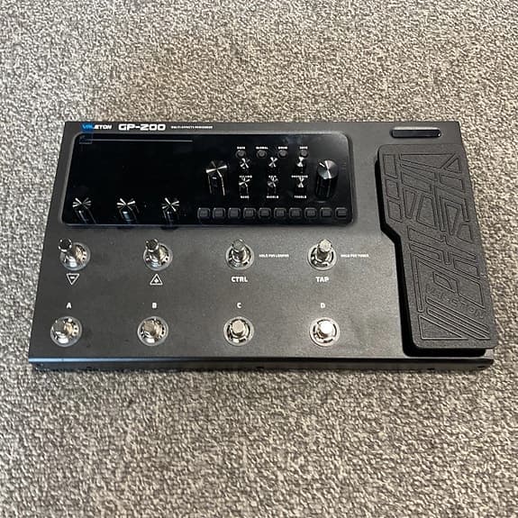 Valenton gp 200 pedal board