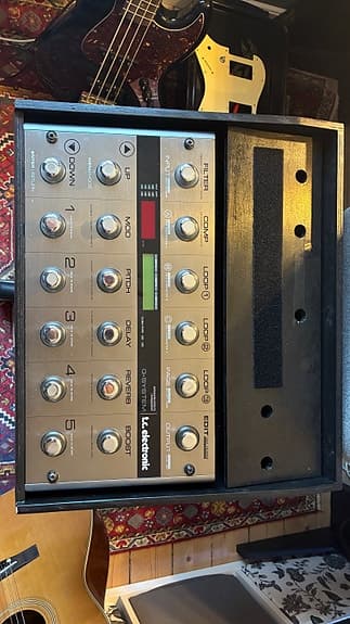 TC Electronic G-System multieffekt til guitar med foot controller