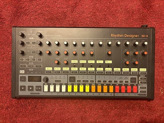 Behringer RD-8 Rhythm Designer trommemaskine