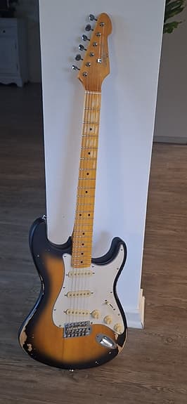 Elektrisk guitar Stratocaster-style sunburst