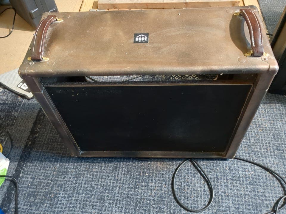 Gitar cabinett. 212 ,1000 kr