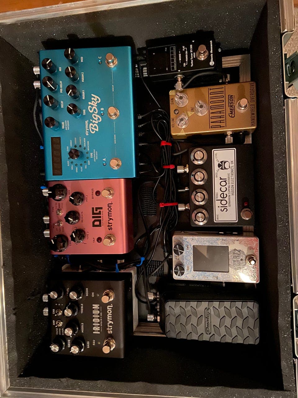 Creation music company pedalbrett med flightcase