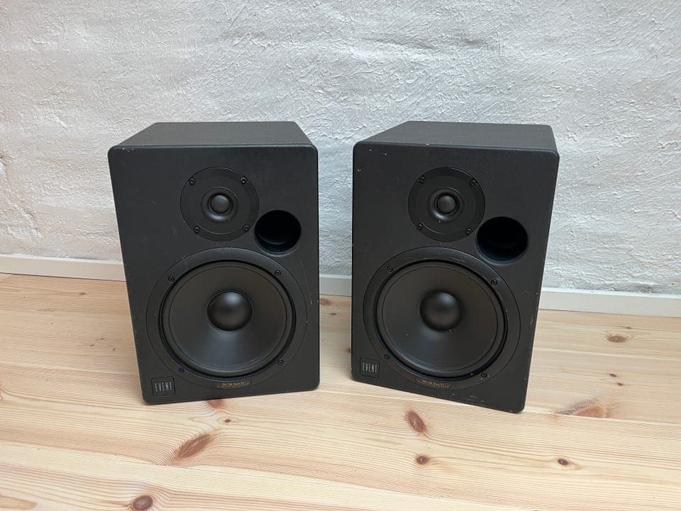 Event 20/20 Bas V3 - aktive studiomonitorer