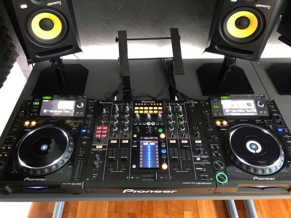 CDJ-2000 + DJM2000NXS
