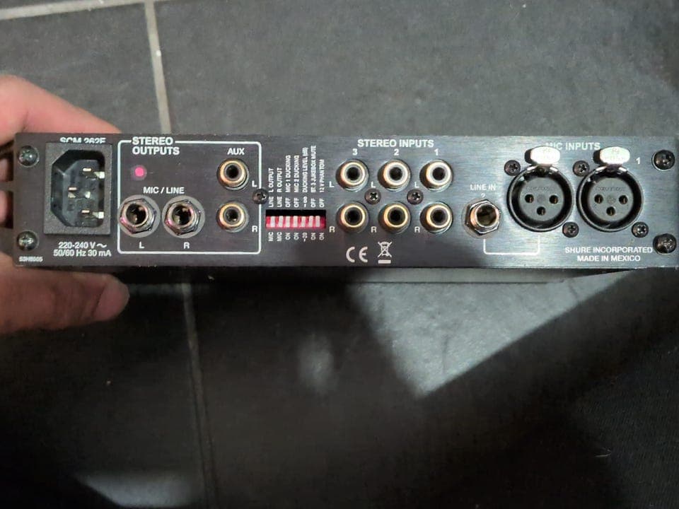 Shure SCM262 stereo mikser