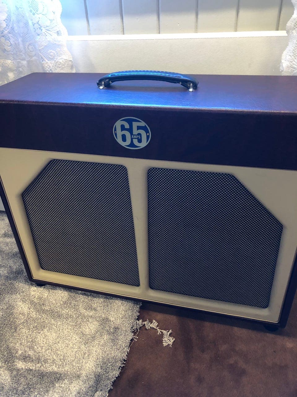65 Amps eksklusive 2x12 Gitar kabinett