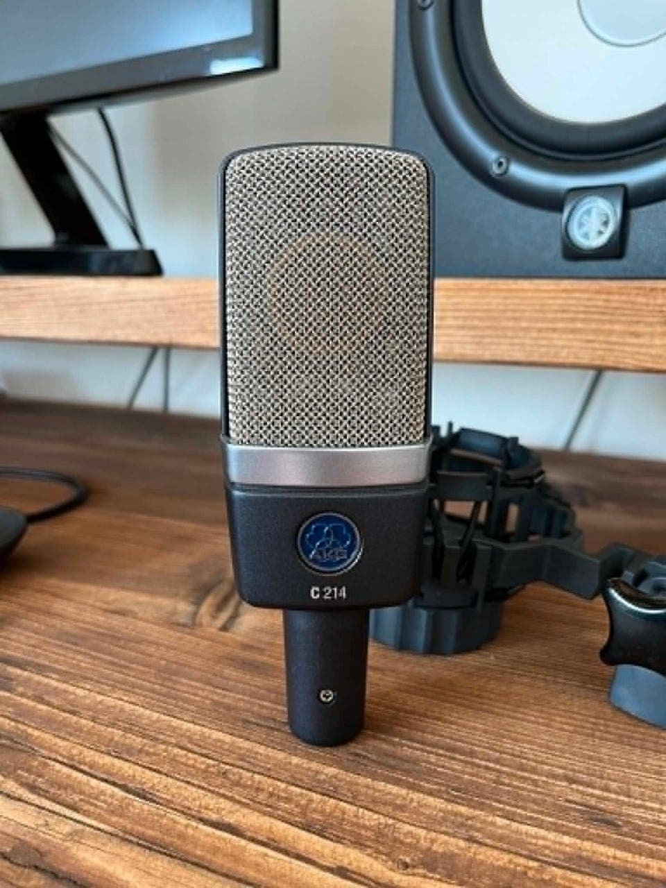 AKG C214 mikrofon med shockmount