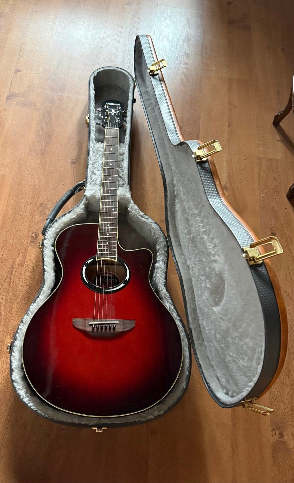 Yamaha elektroakustisk gitar