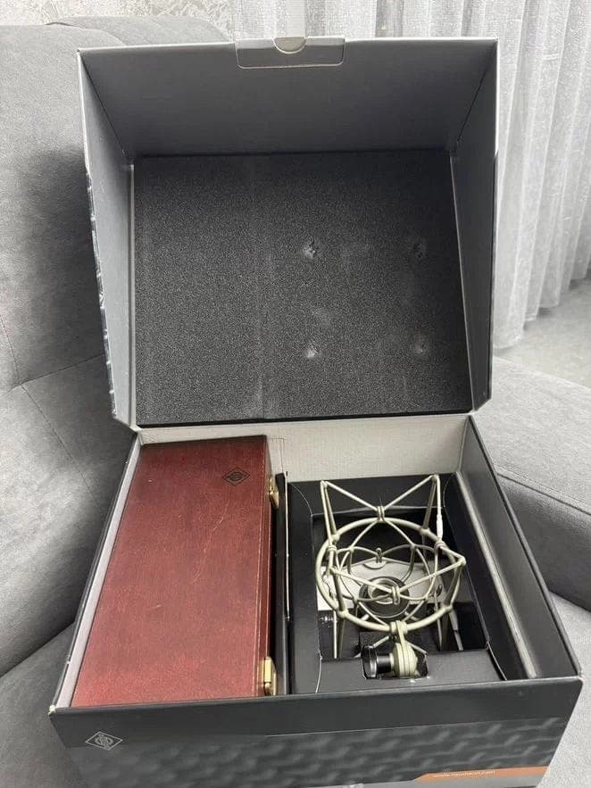 Neumann U87ai