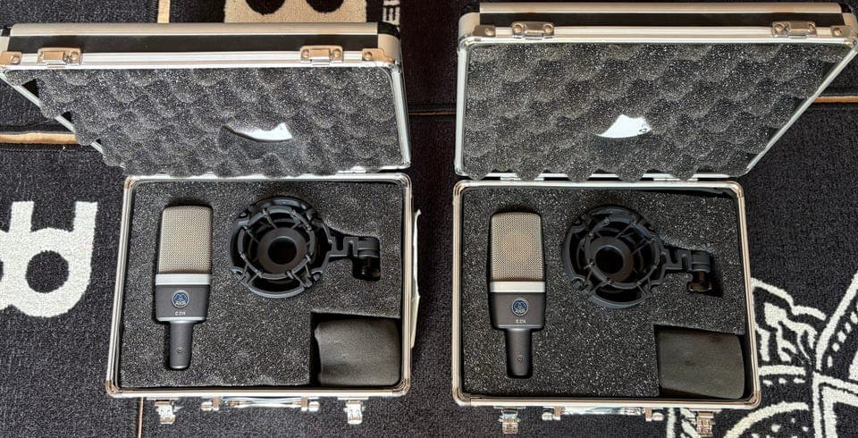 AKG C-214