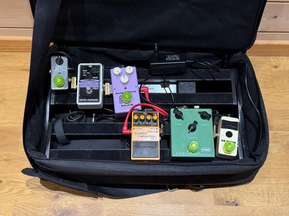 Pedalbrett og diverse gitar pedaler