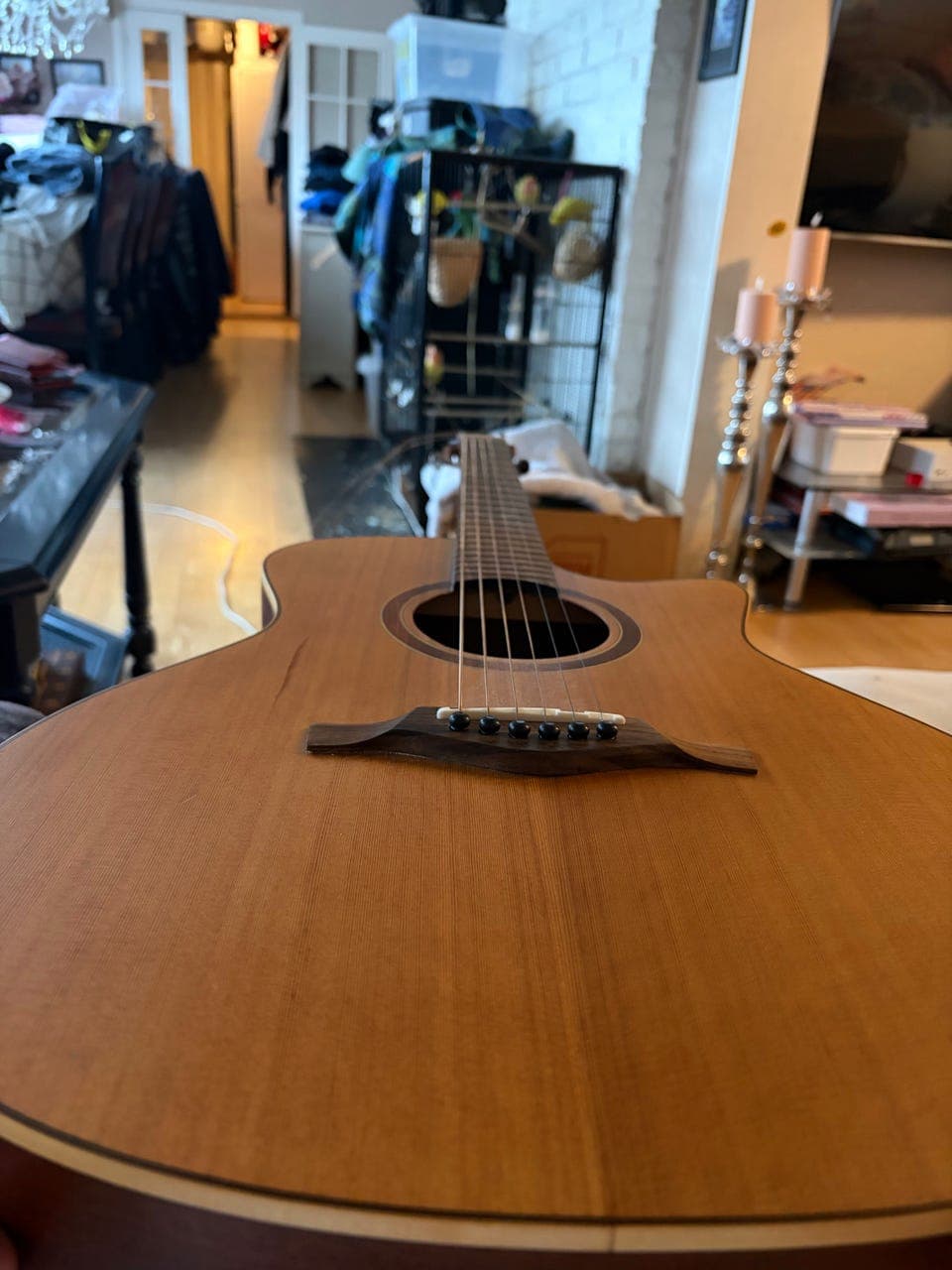Hagström elektroakustisk gitar med Fishman pickup nye strenger