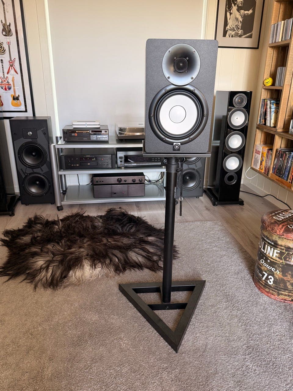 2 stk Yamaha HS7 aktive studiomonitorer med gulvstativ